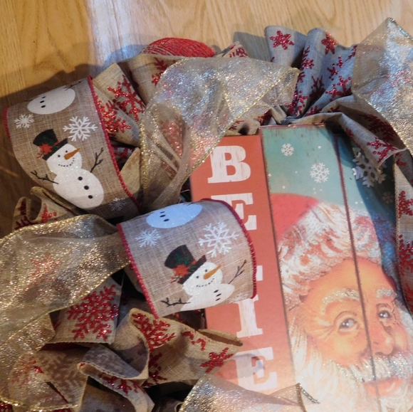 HANDMADE RUSTIC SANTA CHRISTMAS WREATH - Picture 4 of 5